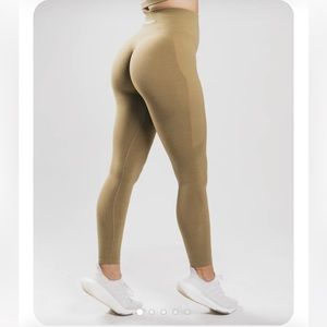 Alphalete Amplify Legging - Not Gold LIKE NEW